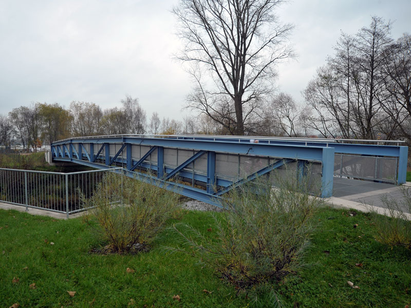 Fußgänger- und Radfahrerbrücke